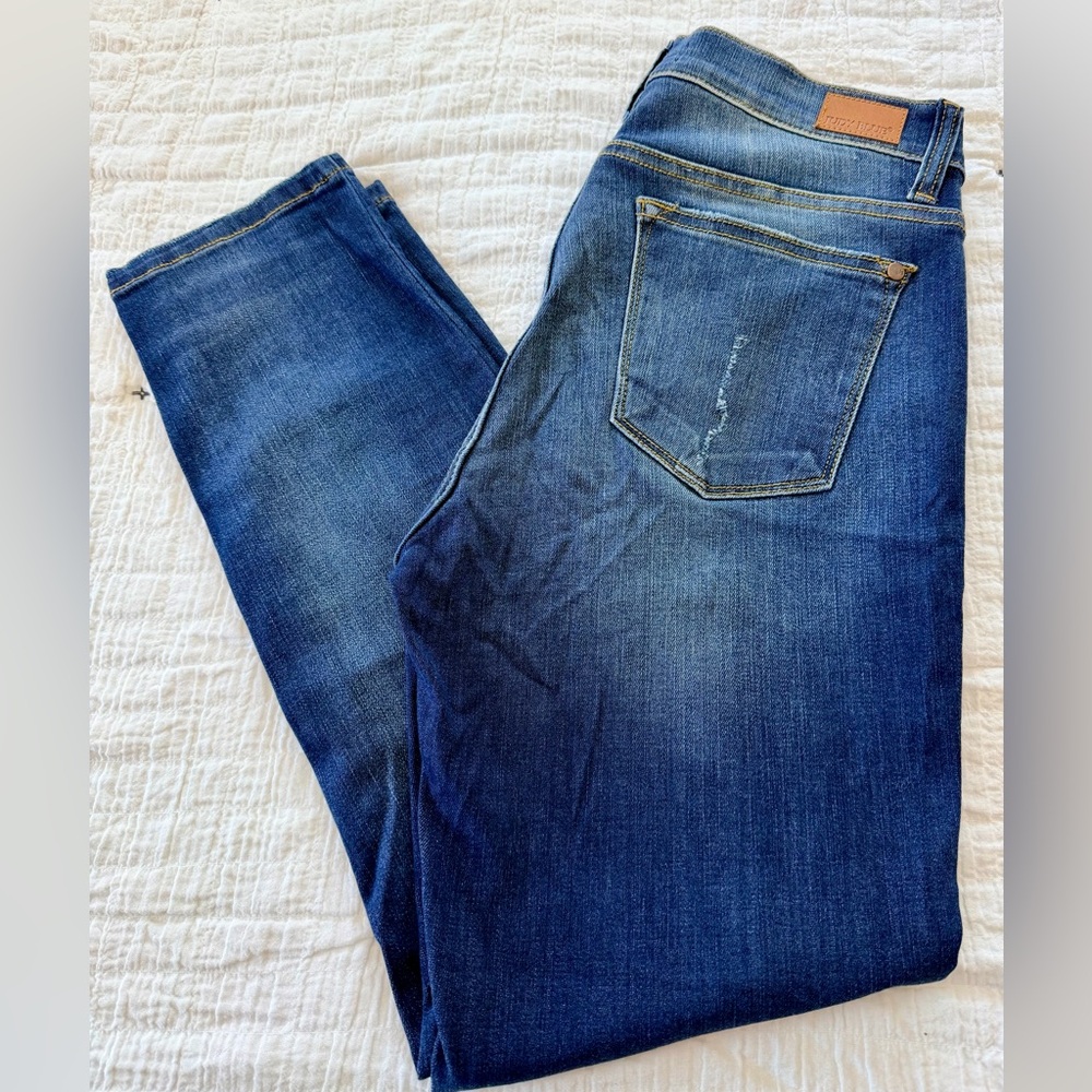 Judy Blue Indigo relaxed fit stretch Jeans size 9/29 Distressed